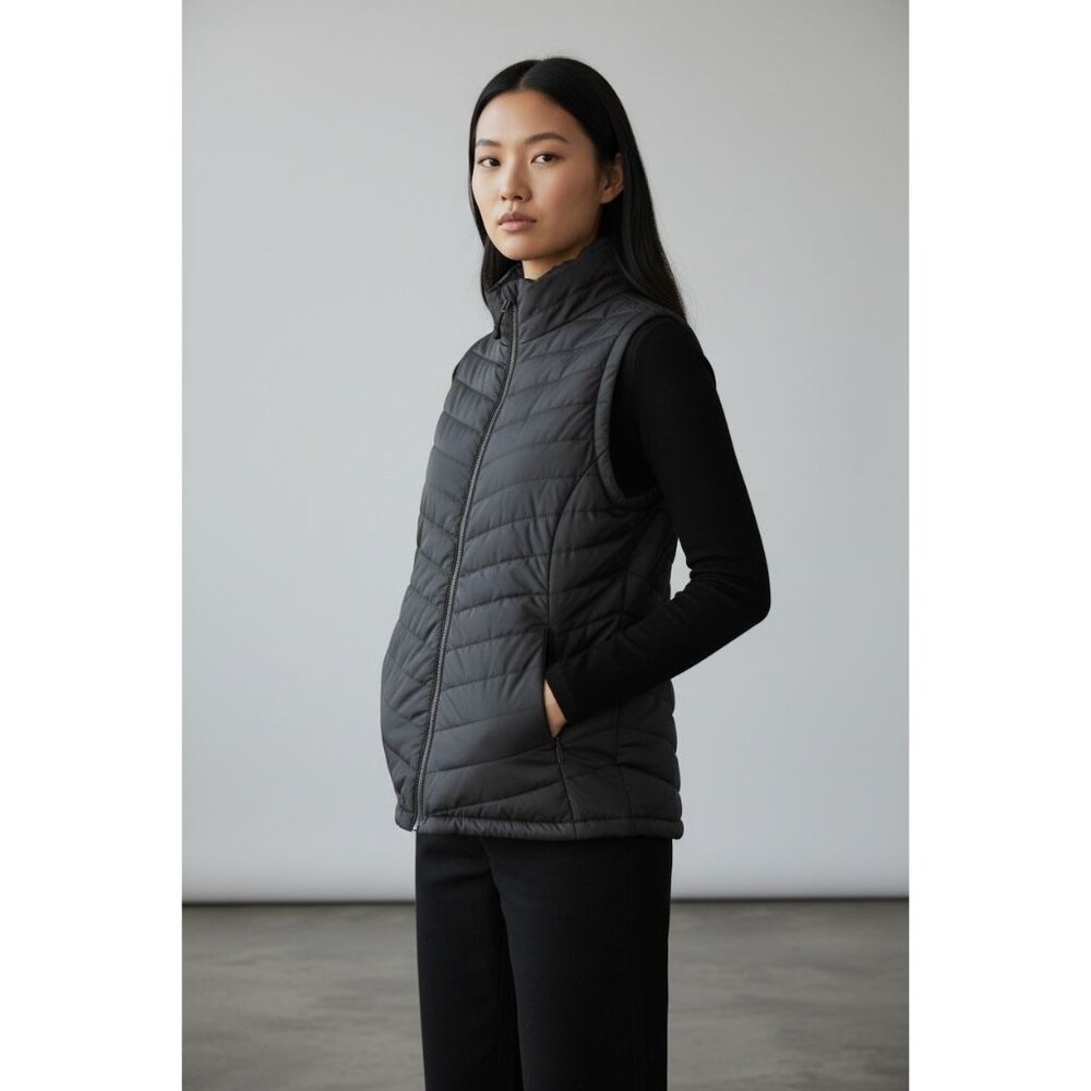 NEW DSG Womens Size S Black Puffer Vest Quilted Full Zip Lightweight Winter Cozy